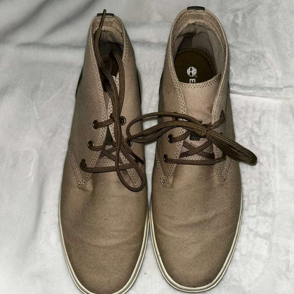 Timberland Green and Tan Chukka Boots with Rubber Soles